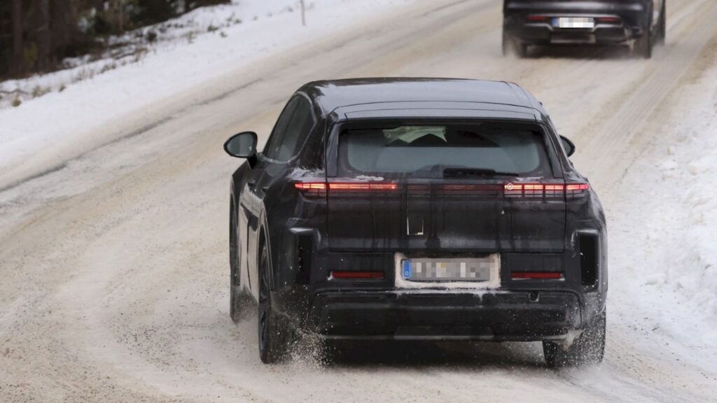 2027 Porsche Cayenne Coupe Design Look