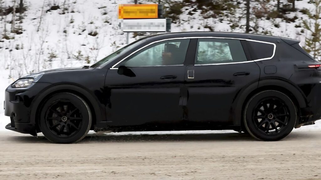 2027 Porsche Cayenne Coupe Spy Shots